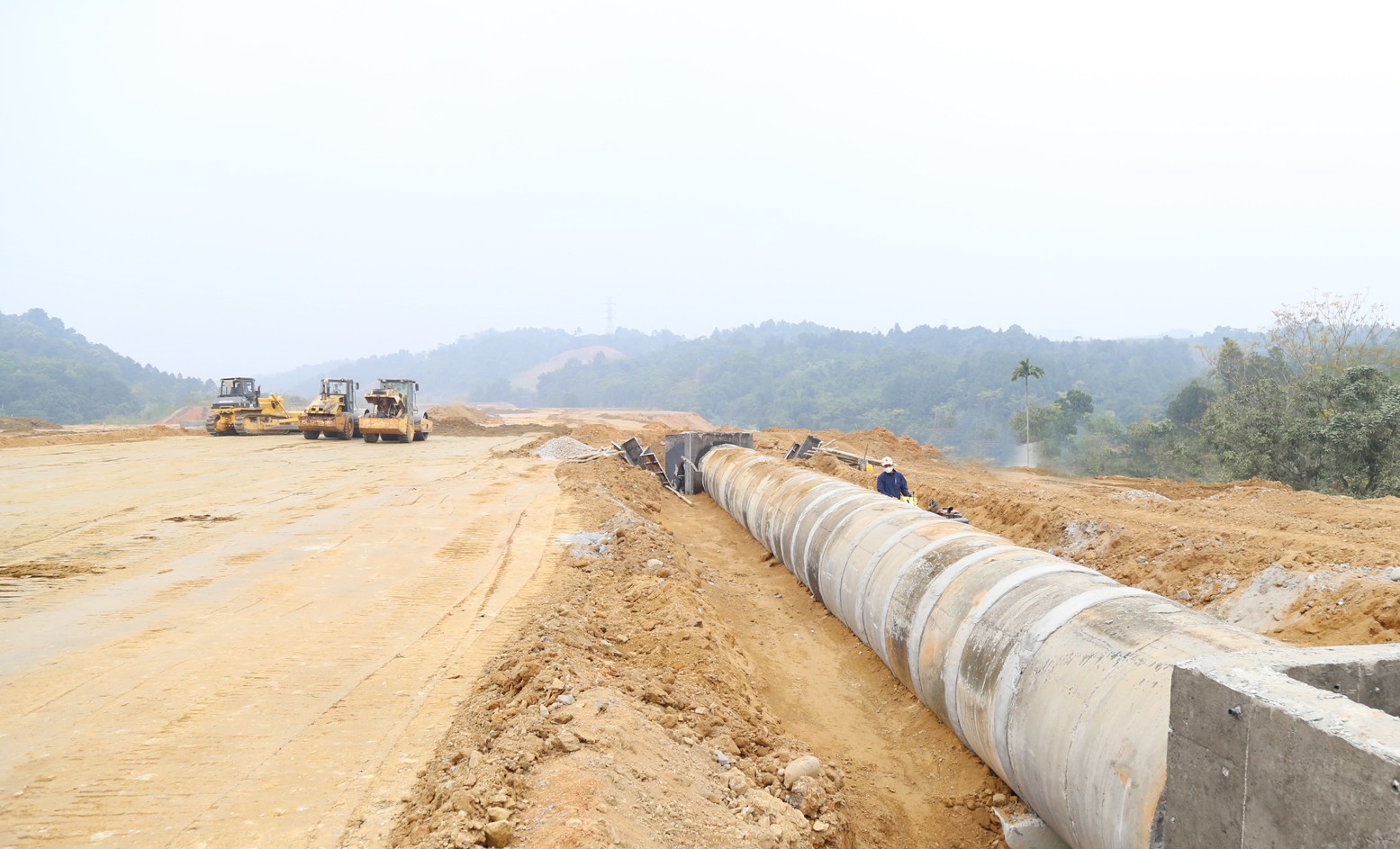Tập trung giải phóng mặt bằng các dự án, nhất là các dự án trọng điểm, dự án chương trình mục tiêu quốc gia. v3.jpg