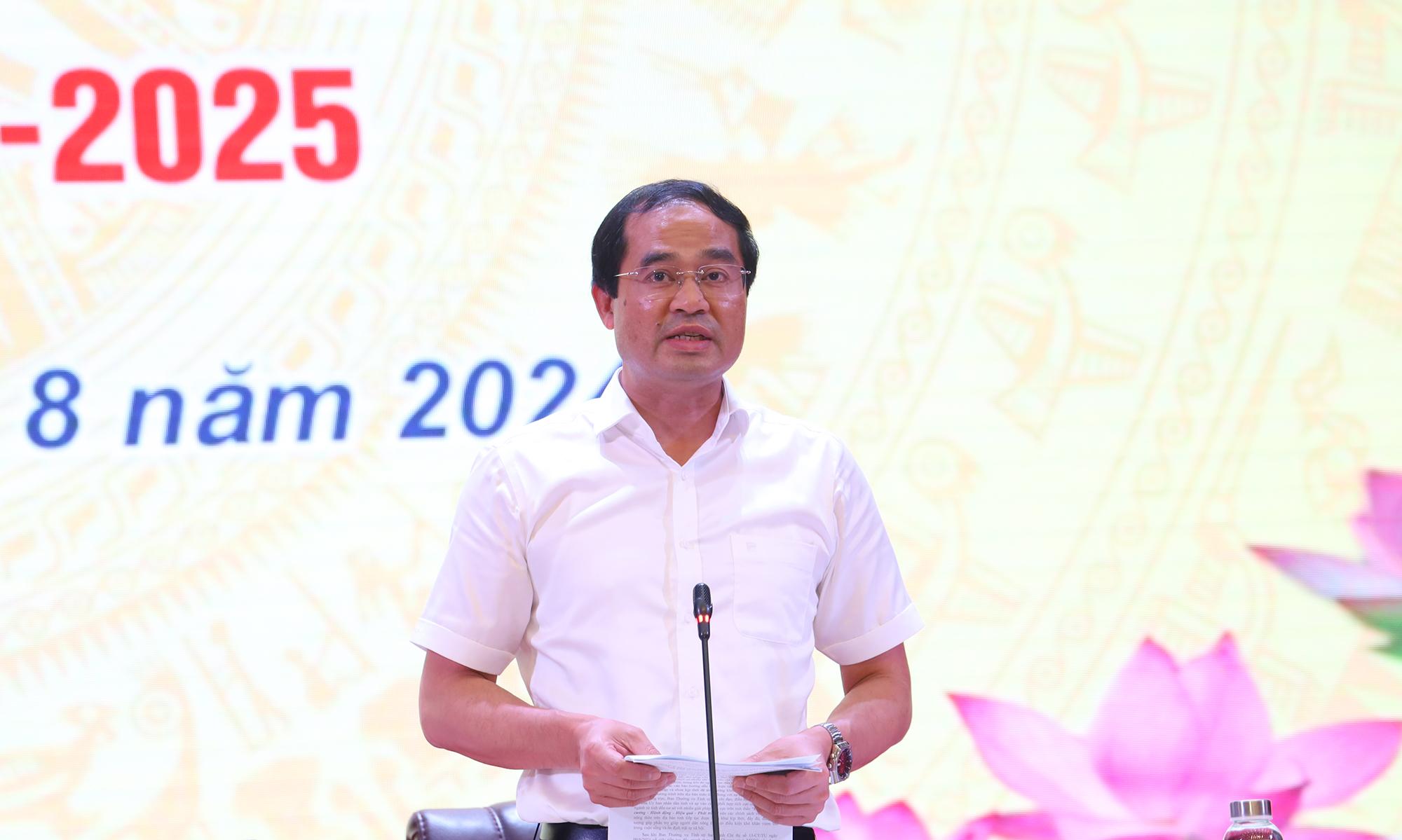 Đồng chí Chủ tịch UBND tỉnh Trịnh Xuân Trường phát biểu tại hội nghị. IMG_6097.JPG