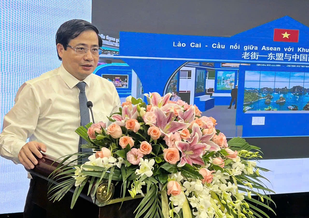 Đồng chí Nguyễn Việt Cường, Phó Giám đốc Sở Tài chính tỉnh Lào Cai phát biểu tại hội nghị. b10.jpg