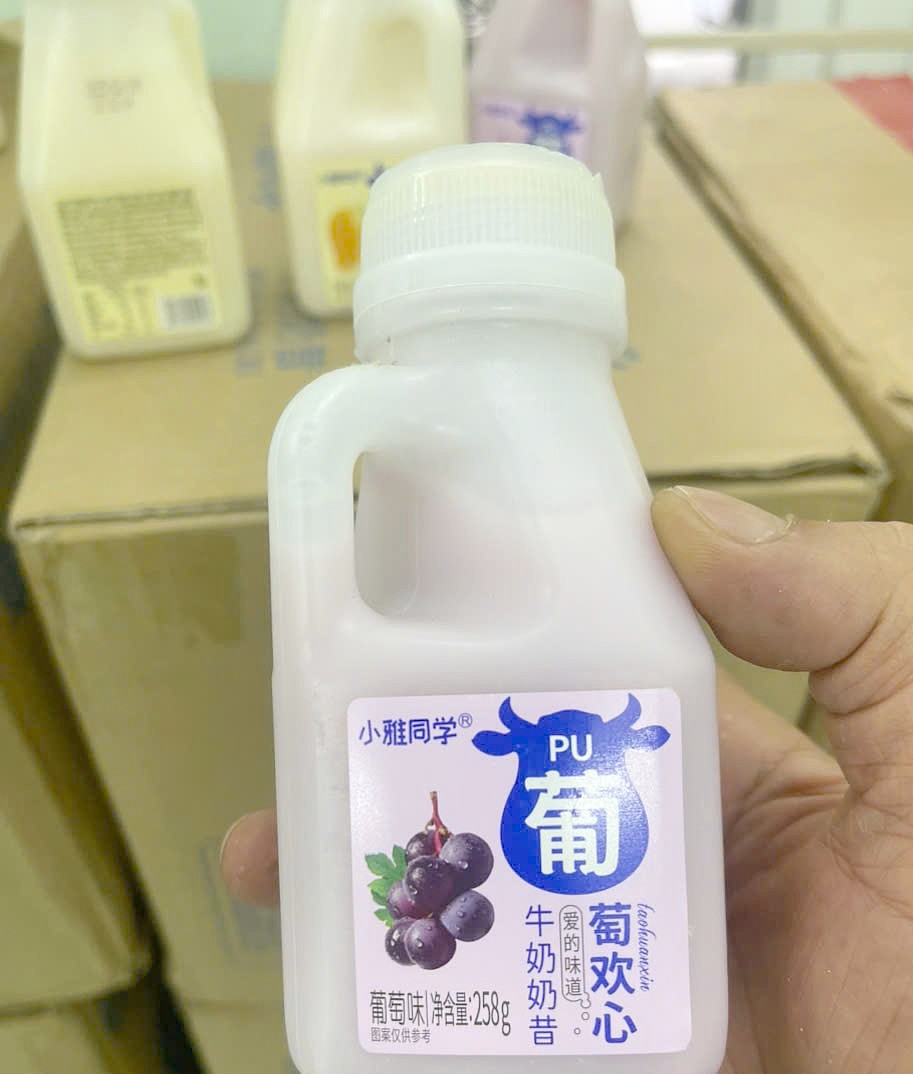 Thạch thìa và sữa chua hoa quả bị thu giữ. v2.jpg