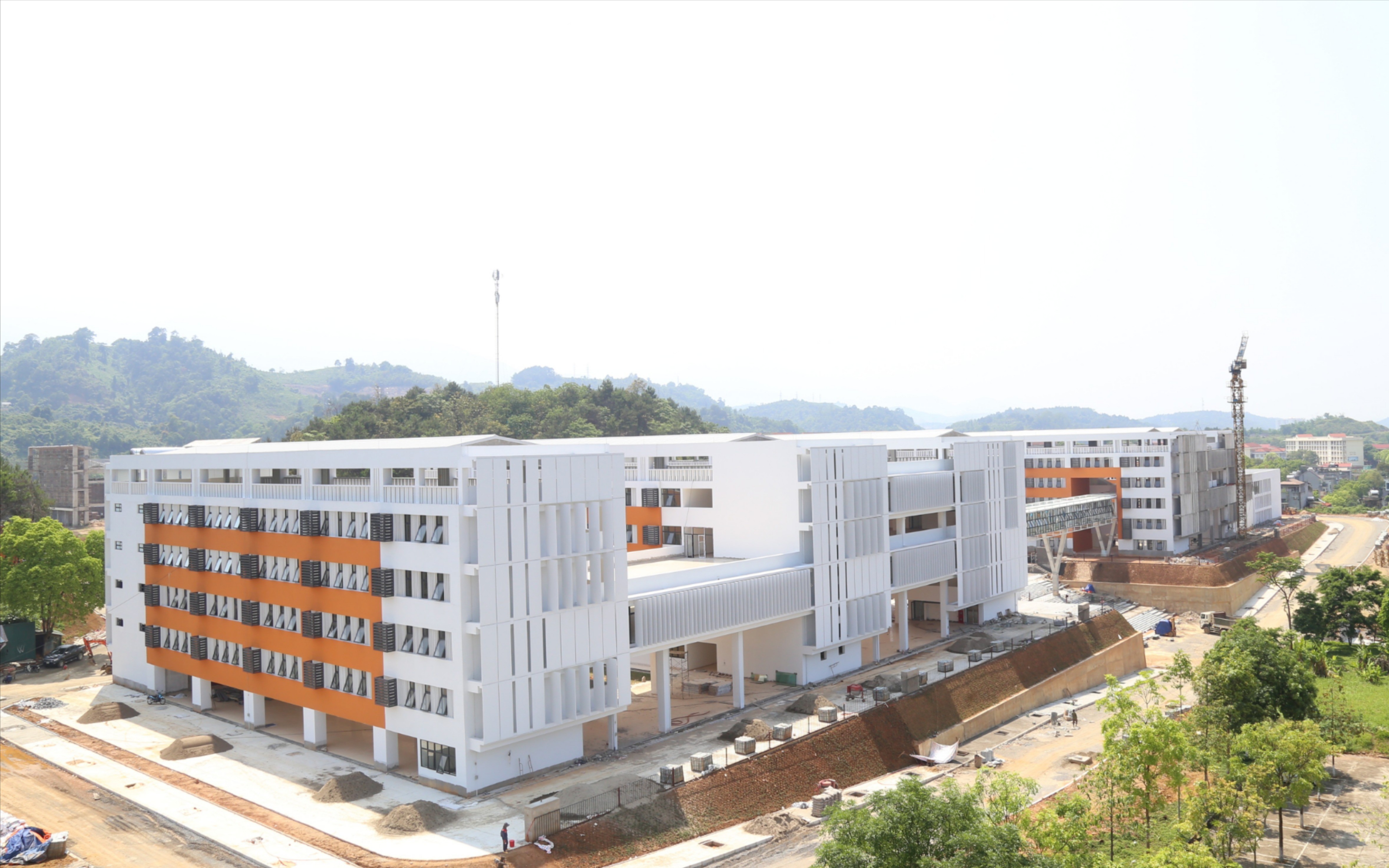 Dự án Trường THPT Chuyên Lào Cai đang hoàn thiện để đưa vào sử dụng trong năm học mới. img-4690-9570.jpg