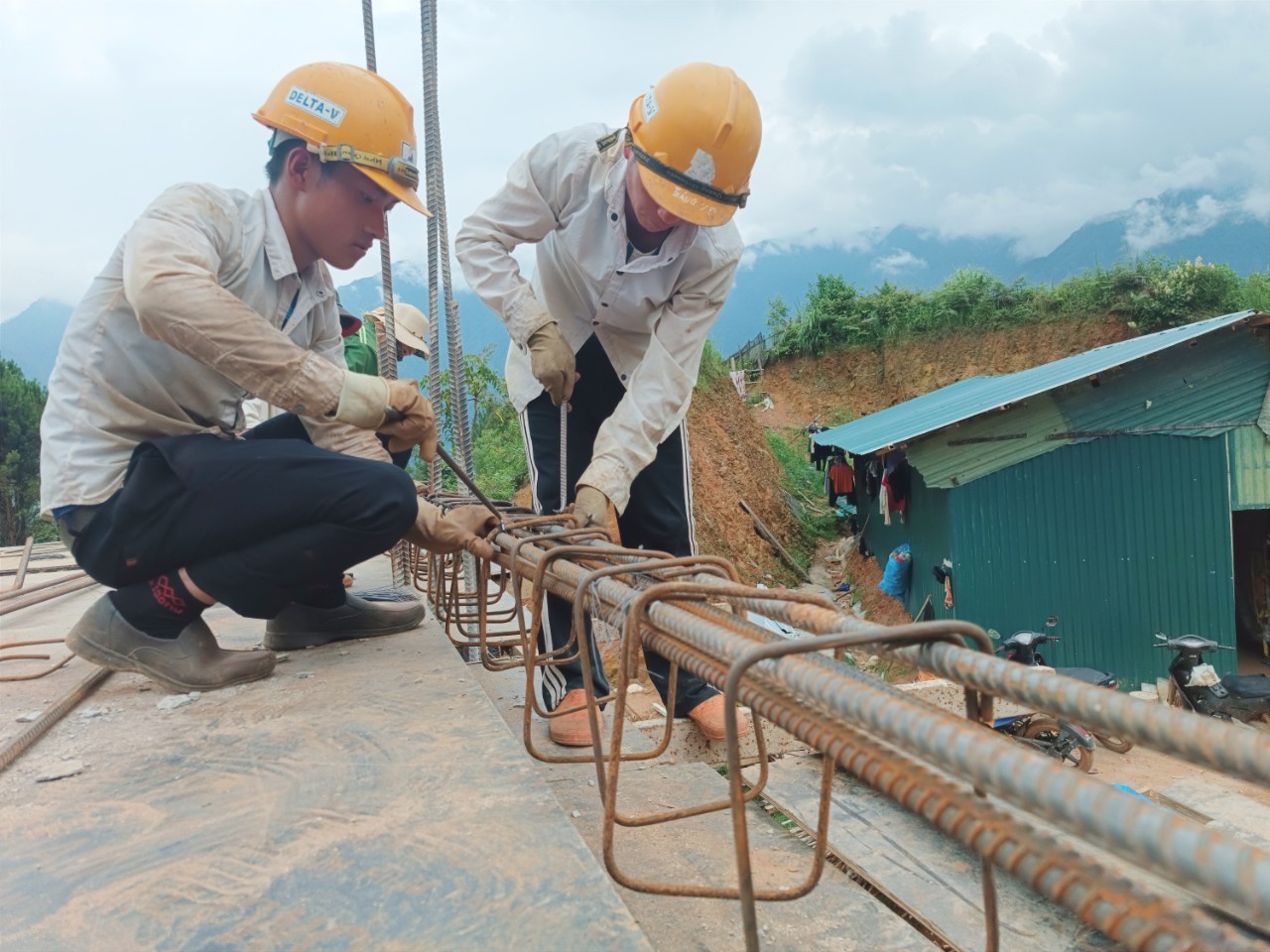 Nhà thầu đẩy nhanh tiến độ thi công các công trình, dự án. D3.jpg