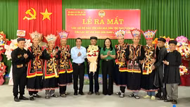 Xã Việt Hồng ra mắt hai câu lạc bộ văn hóa dân gian