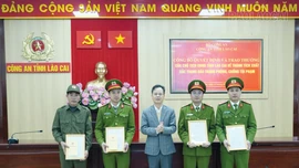 Khen thưởng đột xuất các lực lượng tham gia phá vụ án sát hại 2 mẹ con xảy ra tại xã Xuân Ái