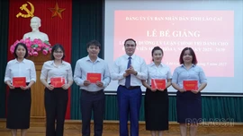 Lào Cai: 49 học viên hoàn thành lớp bồi dưỡng lý luận chính trị dành cho đảng viên mới khóa I, nhiệm kỳ 2025 – 2030