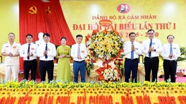 Cảm Nhân cần khai thác tối đa thế mạnh về cảnh quan và hệ sinh thái ven hồ Thác Bà để hình thành các sản phẩm du lịch đặc thù
