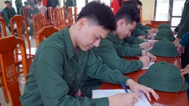 Những lá đơn tình nguyện nhập ngũ