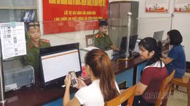 Phân cấp đăng ký xe tại công an xã: Thuận lòng dân, chặt quản lý