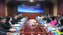 Đoàn công tác Cục Nông nghiệp Nông thôn và Khoa học Kỹ thuật huyện Hà Khẩu làm việc tại Lào Cai