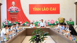 Thứ trưởng Bộ Xây dựng Nguyễn Danh Huy làm việc với UBND tỉnh Lào Cai về Dự án tuyến đường sắt Lào Cai - Hà Nội - Hải Phòng