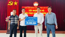 Các doanh nghiệp ủng hộ 70 triệu đồng giúp Nhân dân trong tỉnh khắc phục hậu quả bão số 10