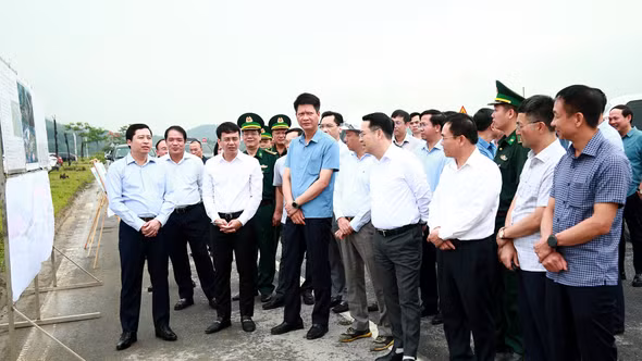 Thường trực Tỉnh ủy kiểm tra tiến độ một số công trình, dự án trọng điểm tại xã Bát Xát và A Mú Sung