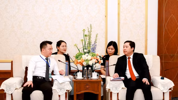 Bí thư Tỉnh ủy Dương Quốc Huy gặp gỡ, trao đổi với đại diện Tập đoàn Tông Thân, Trùng Khánh và Tập đoàn Đầu tư Năng lượng Vân Nam