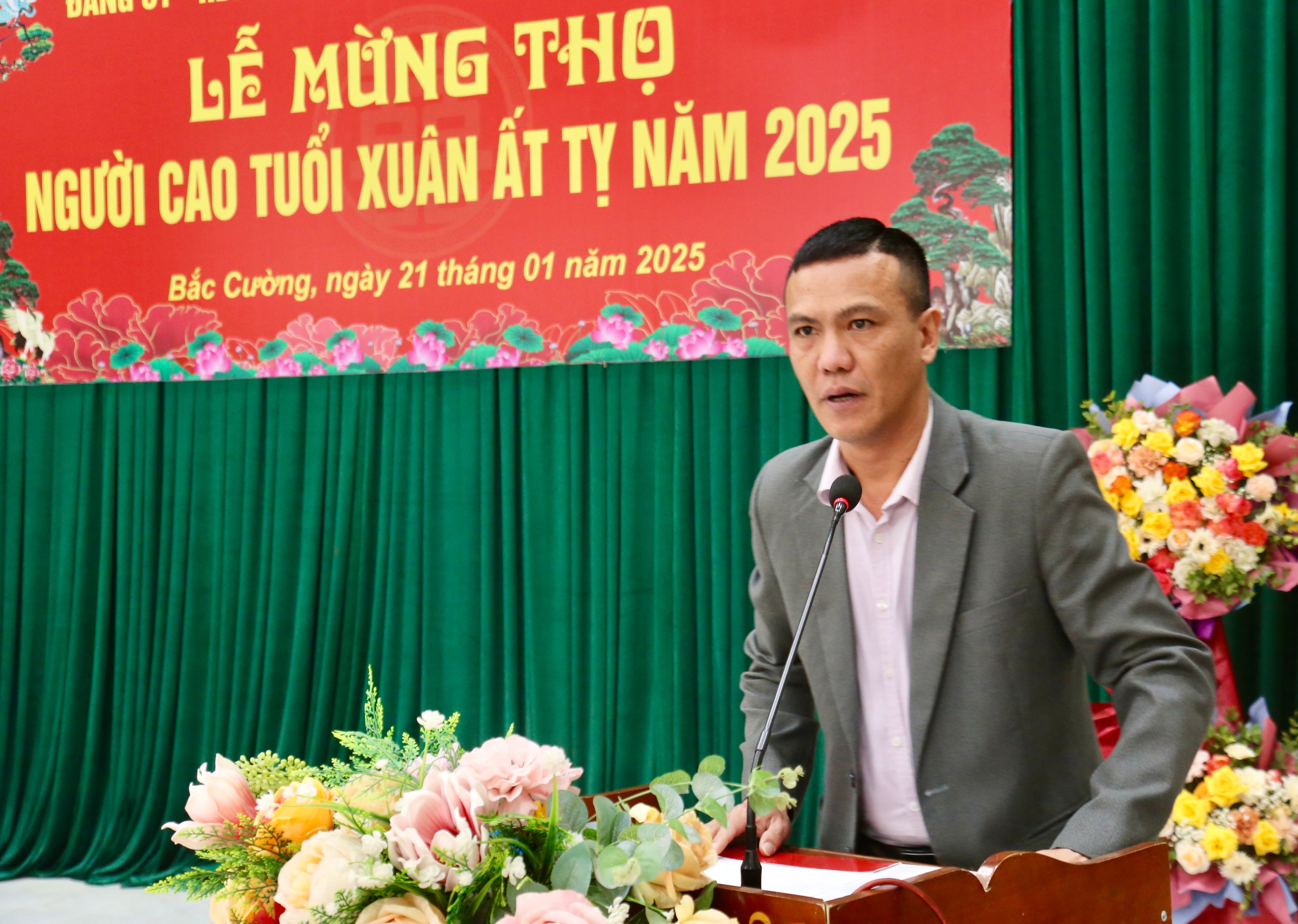 Đại diện con - cháu phát biểu tại buổi lễ. img-0540.jpg