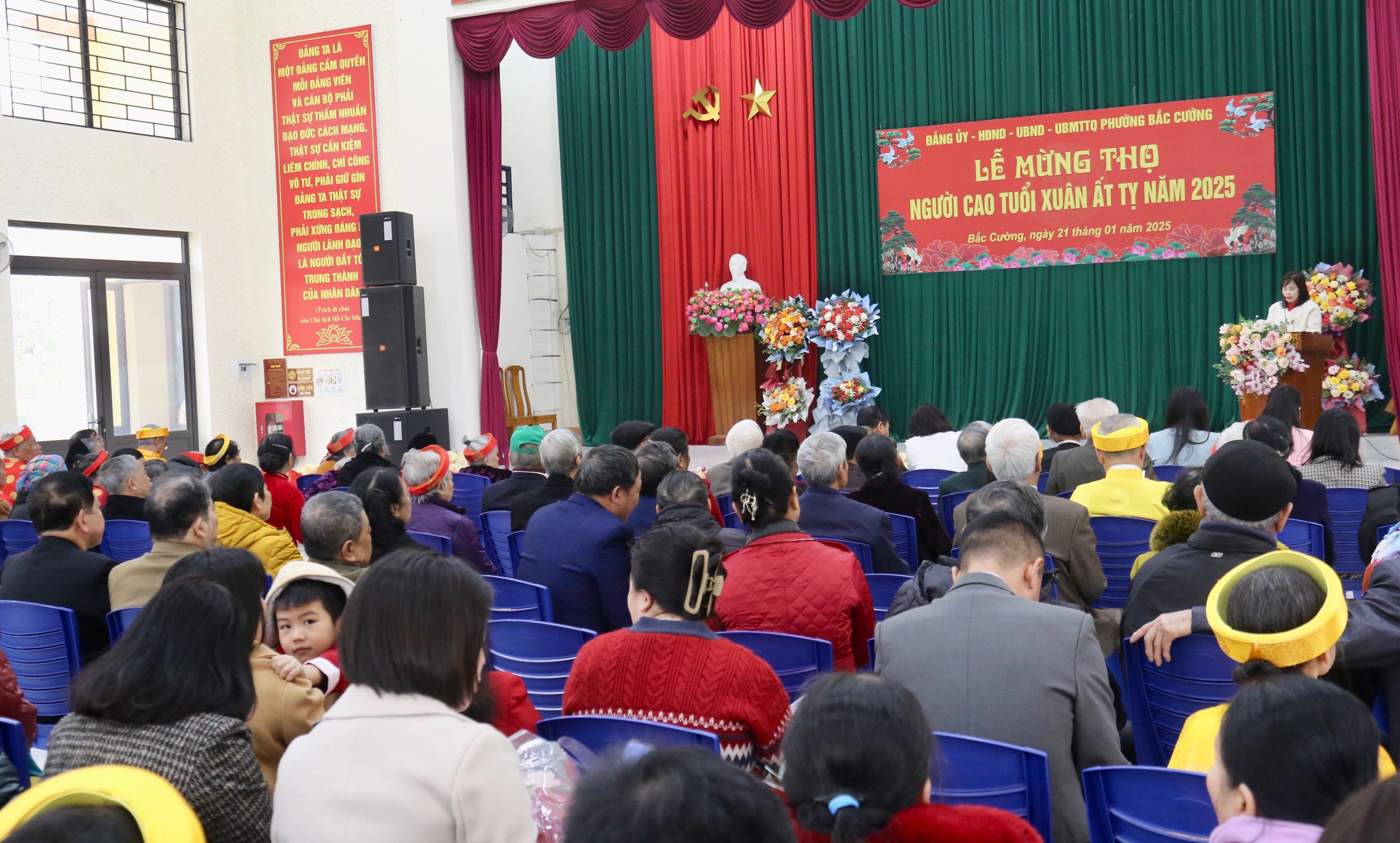 Quang cảnh buổi lễ. img-0522.jpg