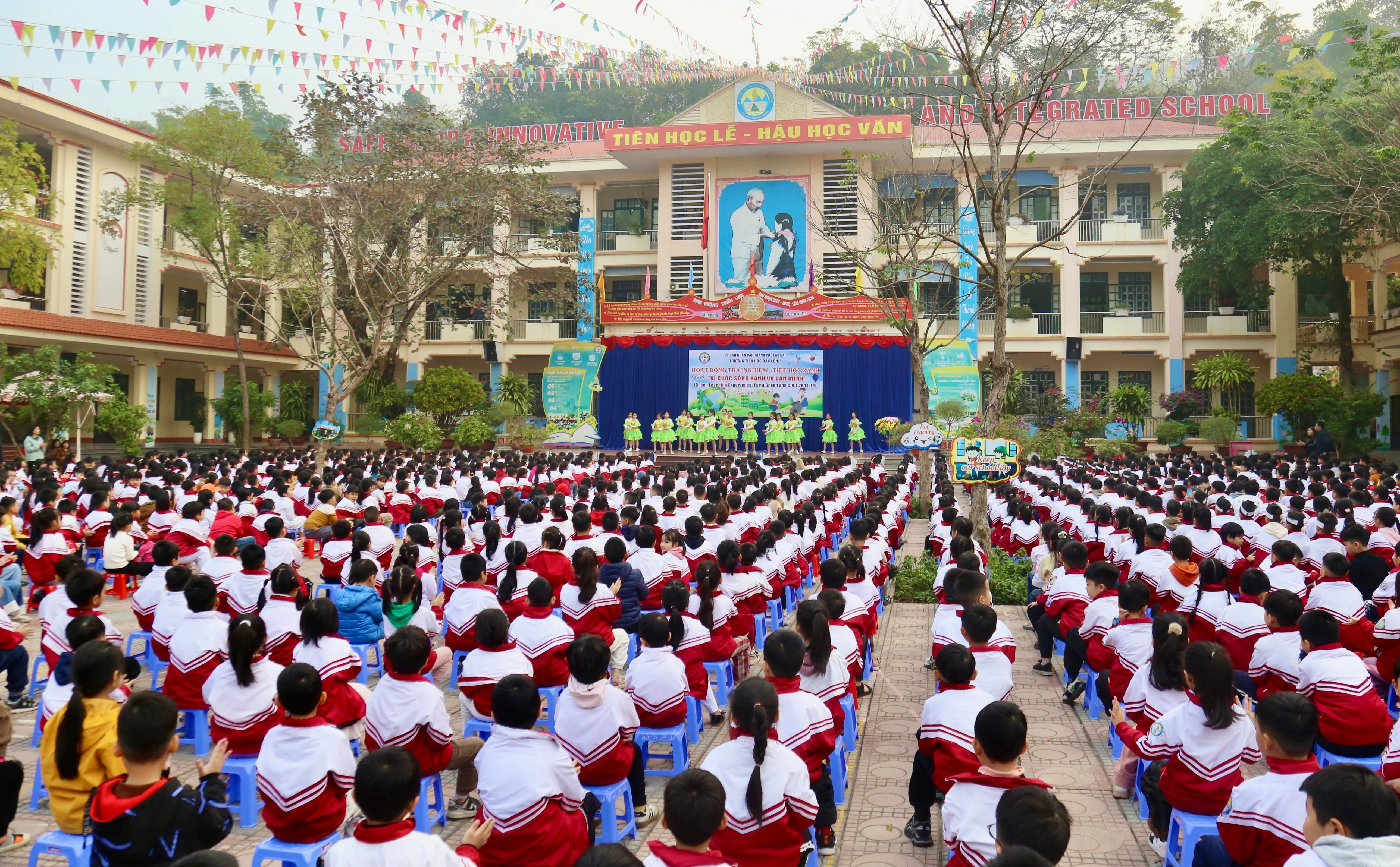 Quang cảnh hoạt động.
