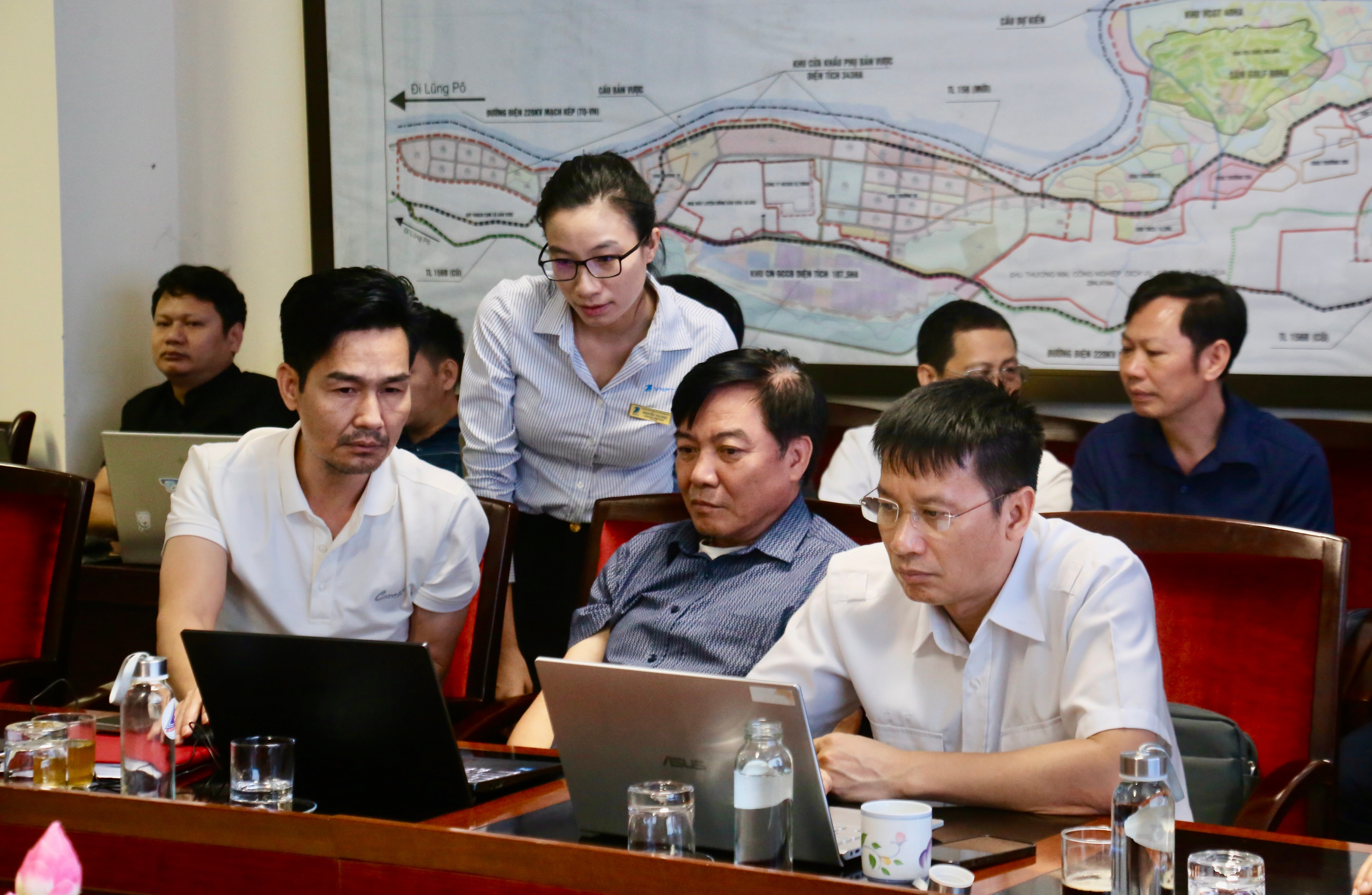 Học viên tập trung tiếp thu kiến thức. img-0235.jpg