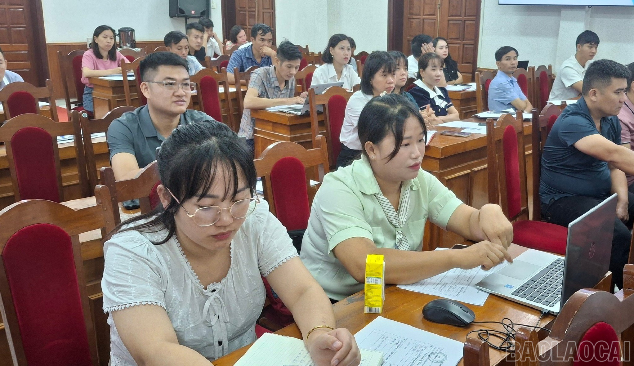 Các học viên tham gia các lớp chuyên đề tại Hội nghị tập huấn chuyên môn, nghiệp vụ cho đội ngũ cán bộ, công chức cấp xã năm 2025. baolaocai-br_h-1267.jpg