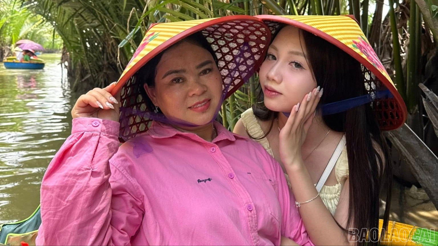 Mẹ là người luôn yêu thương và đồng hành cùng em trên chặng đường chinh phục ước mơ của bản thân. baolaocai-br_517022490-1800213260932197-3528635307508491251-n-2771.jpg