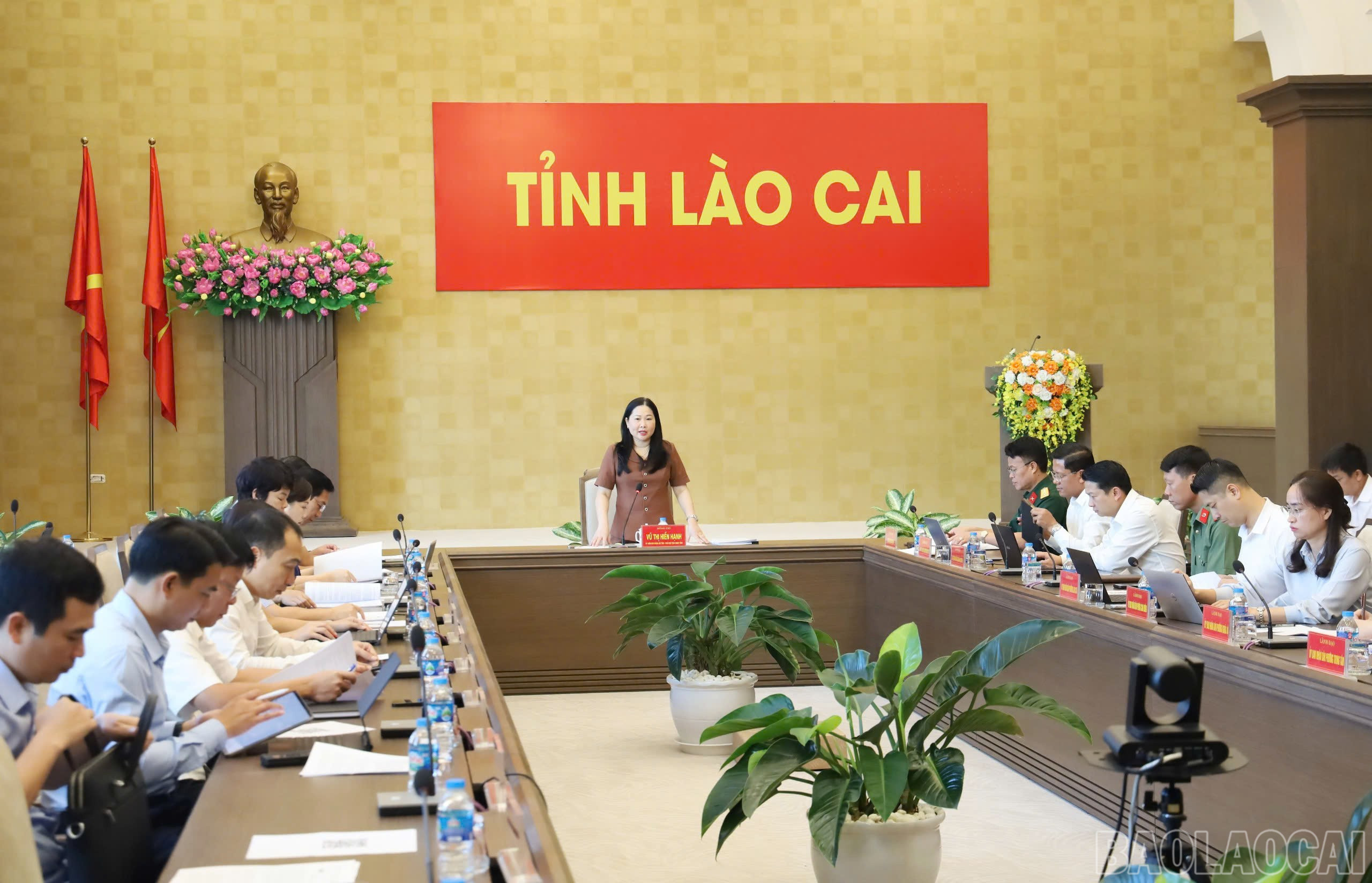 Quang cảnh cuộc họp. baolaocai-br_5.jpg