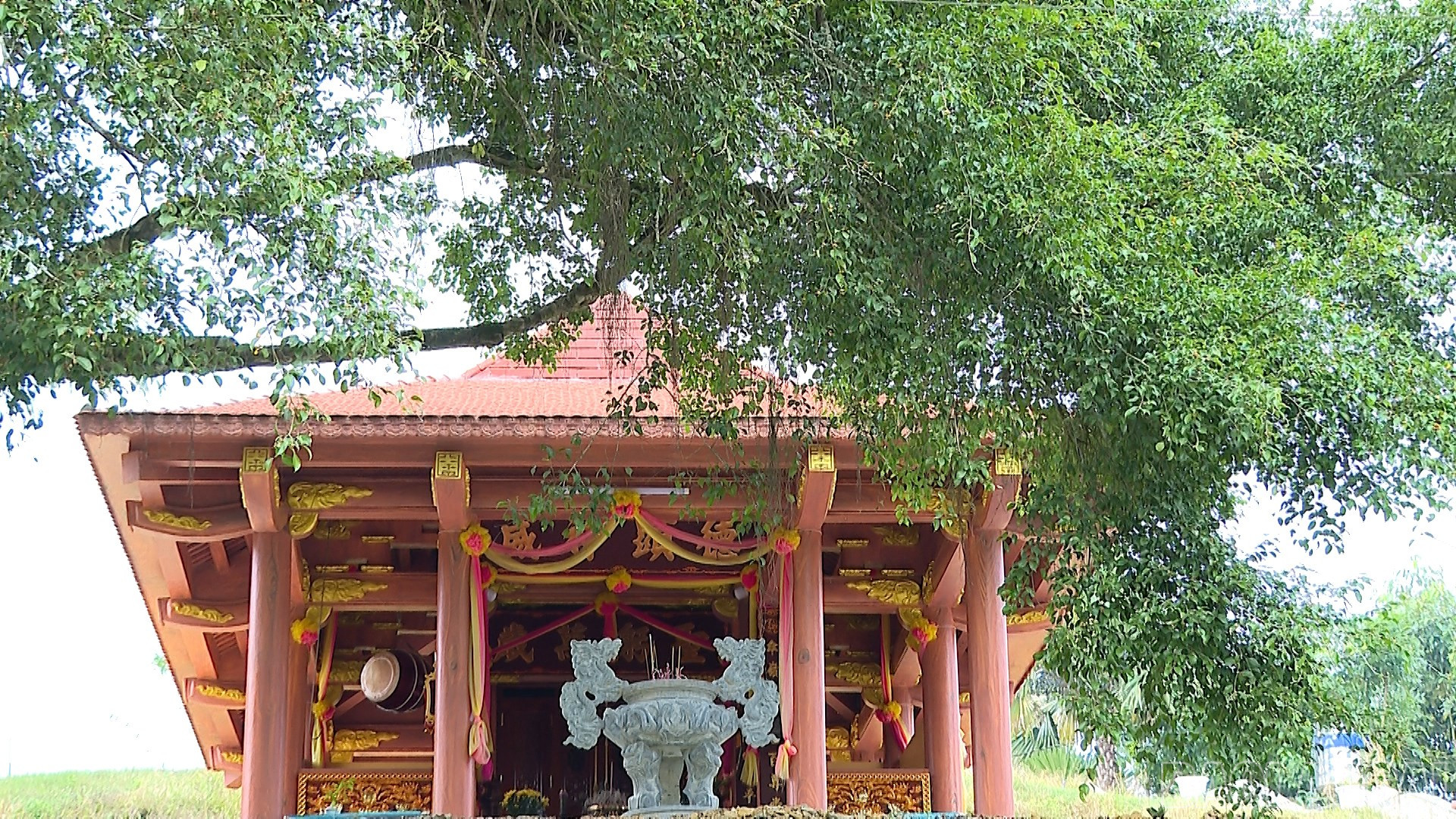 Громадський будинок Куй Монг тепер просторий і добре доглянутий після ремонту та реставрації. baolaocai-br_q3.jpg