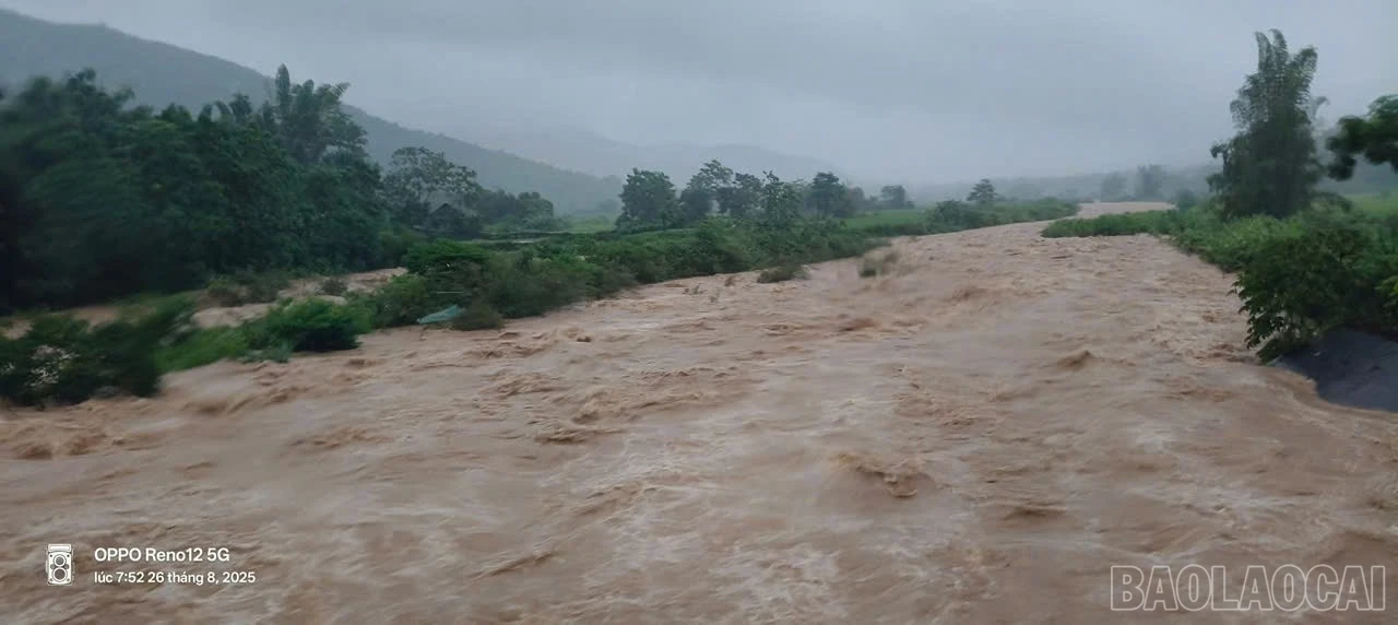 Lũ ống ở mức cảnh báo nguy cơ cao.