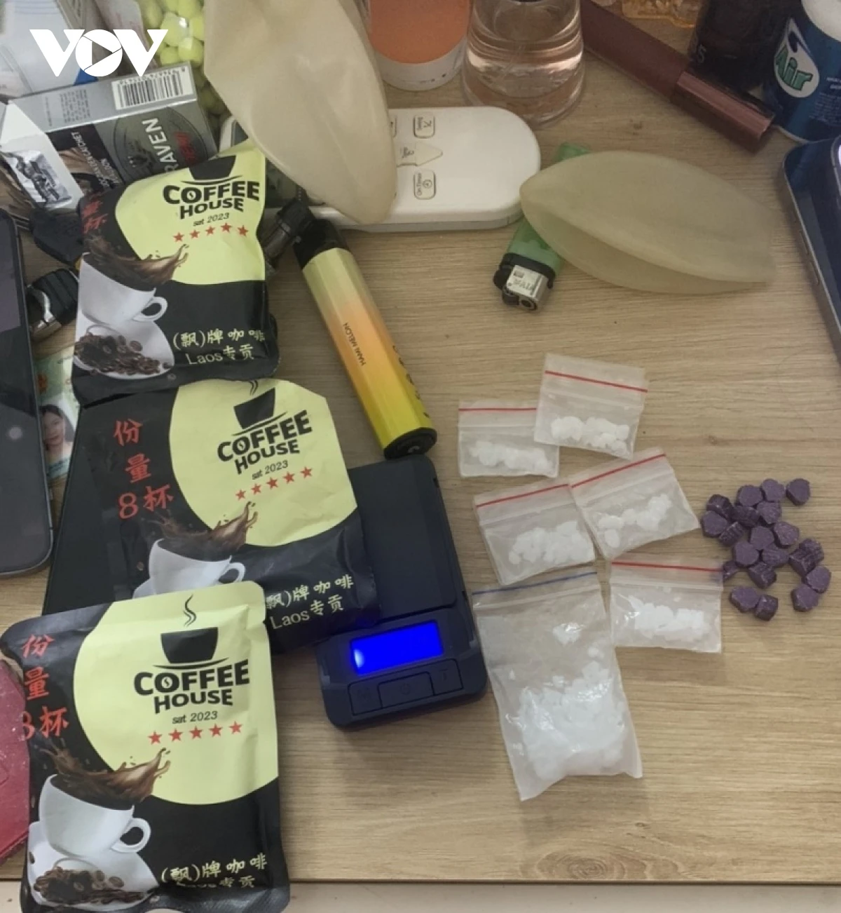 Trong các gói này có các loại ma túy MDMA, Methamphetamine, Ketamine và Nimetazepam.