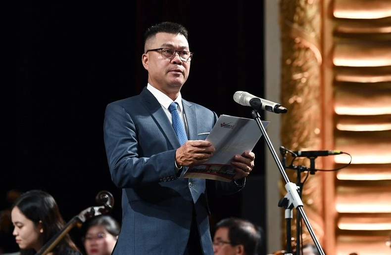 Tổng Biên tập báo VietNamNet Nguyễn Văn Bá phát biểu tại chương trình.