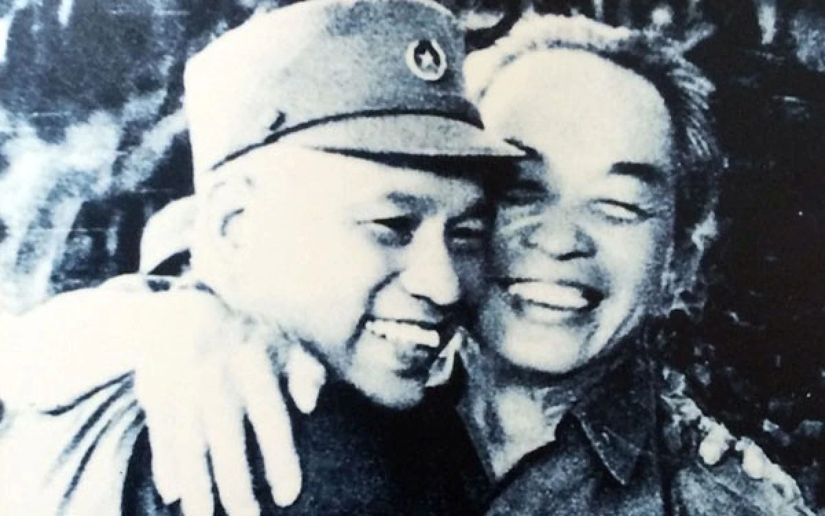 Đại tướng Võ Nguyên Giáp và Đại tướng Văn Tiến Dũng gặp lại nhau sau ngày giải phóng Sài Gòn, ngày 5/5/1975.