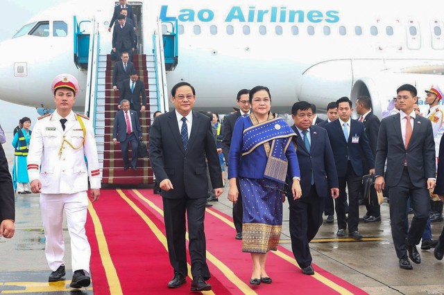 Đây là chuyến thăm chính thức Việt Nam đầu tiên của Thủ tướng Lào Sonexay Siphandone trên cương vị mới - Ảnh: VGP/Nhật Bắc Đây là chuyến thăm chính thức Việt Nam đầu tiên của Thủ tướng Lào Sonexay Siphandone trên cương vị mới - Ảnh: VGP/Nhật Bắc