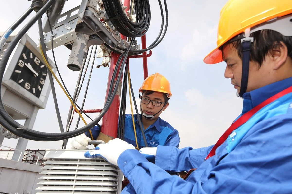 Theo quy định tại Luật sửa đổi năm 2022, với các băng tần di động, đấu giá là mặc định.