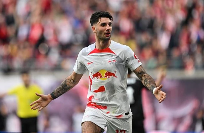 Liverpool đặt kỳ vọng vào tuyến tiền vệ nhiều tân binh.