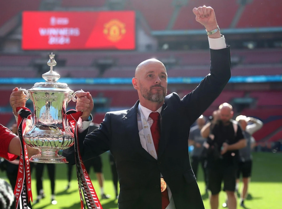 Chức vô địch FA Cup giúp HLV Ten Hag được MU gia hạn hợp đồng đến năm 2026. (Ảnh: Getty).