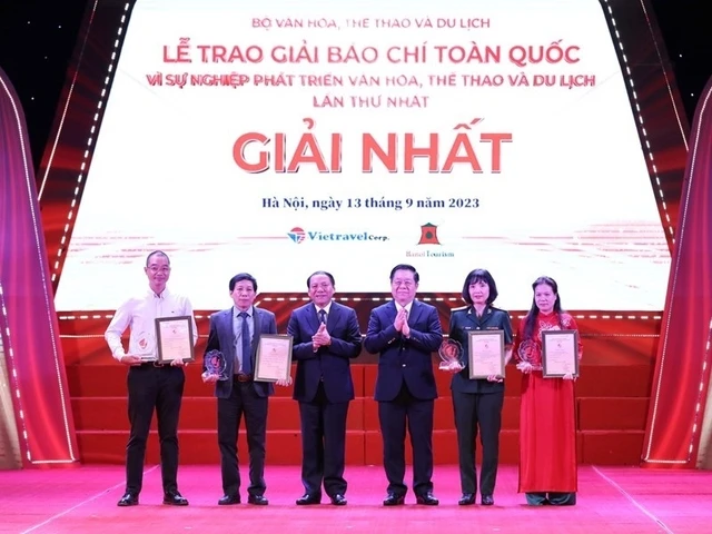 Giải Báo chí toàn quốc “Vì sự nghiệp phát triển Văn hóa, Thể thao và Du lịch” lần thứ nhất đã thu hút đông đảo tác giả trong cả nước tham gia.