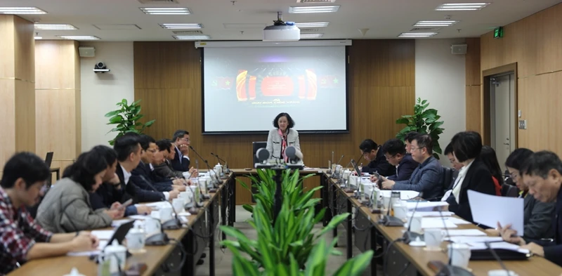 Đồng chí Trương Thị Mai, Ủy viên Bộ Chính trị, Thường trực Ban Bí thư, Trưởng Ban Tổ chức Trung ương, Trưởng Ban Chỉ đạo Giải báo chí toàn quốc về xây dựng Đảng phát biểu ý kiến kết luận tại cuộc họp.