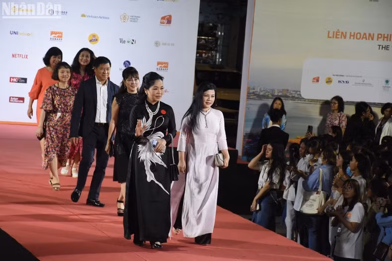 Các đại biểu tham dự chương trình bế mạc.