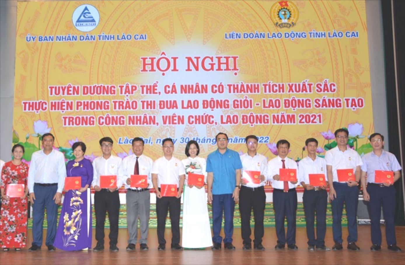 Thông qua phong trào thi đua “Lao động giỏi, lao động sáng tạo” đã xuất hiện nhiều tập thể, cá nhân điển hình tiên tiến được các cấp, ngành khen thưởng. 3.png