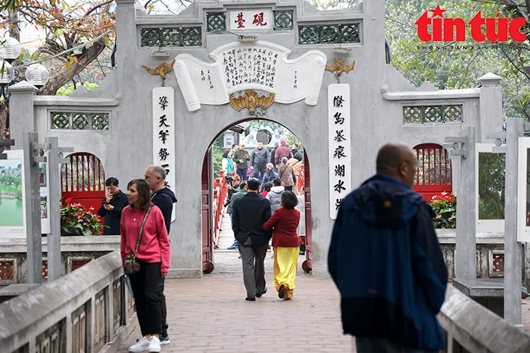 Bắc Bộ sáng sớm có sương mù, trưa chiều trời nắng.