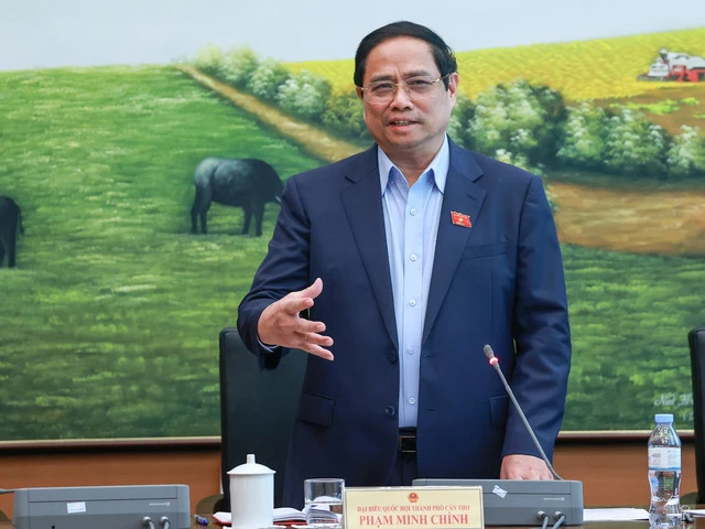 Thủ tướng Chính phủ Phạm Minh Chính nhấn mạnh quan điểm bám sát thực tiễn, xuất phát từ thực tiễn, lấy thực tiễn làm thước đo khi xây dựng Luật Đất đai (sửa đổi).