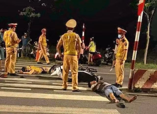 Nam thanh niên bỏ chạy, tông thẳng vào CSGT.