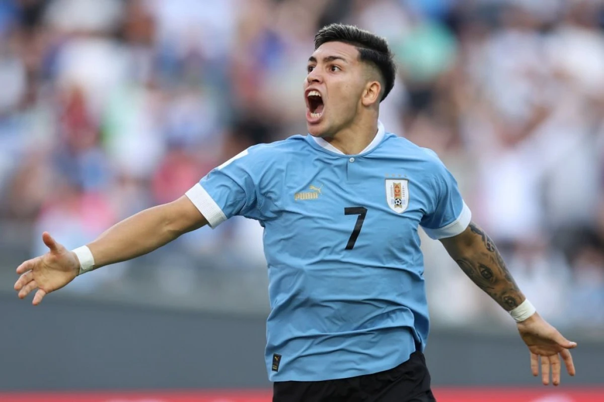 Anderson Duarte đưa U20 Uruguay vào chung kết.