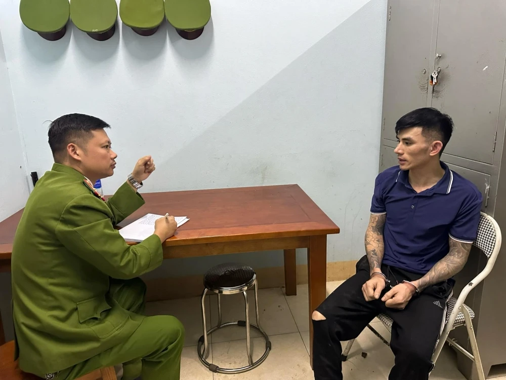 Đối tượng Lý Văn Vũ tại cơ quan Công an.