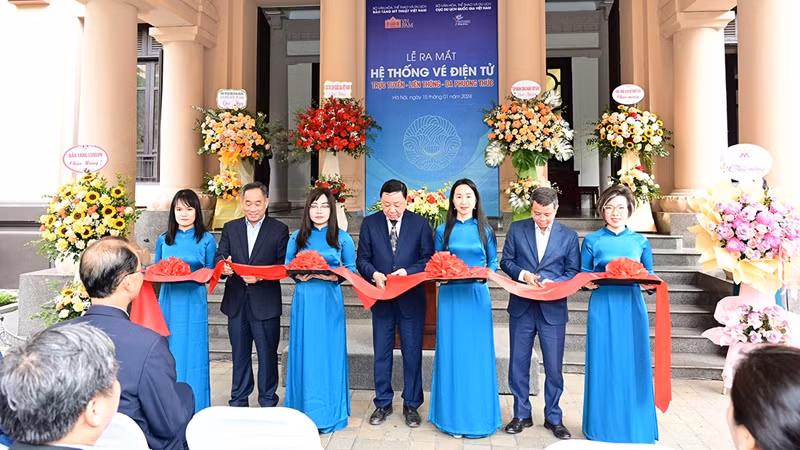 Ra mắt Hệ thống vé điện tử “Trực tuyến - Liên thông - Đa phương thức” tại Bảo tàng Mỹ thuật Việt Nam. (Ảnh: TITC)