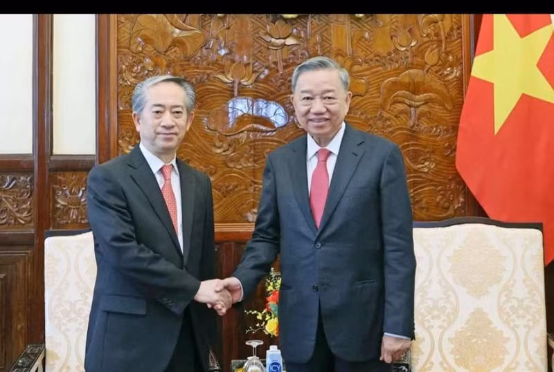 Chủ tịch nước Tô Lâm tiếp Đại sứ đặc mệnh toàn quyền nước Cộng hòa nhân dân Trung Hoa tại Việt Nam Hùng Ba.