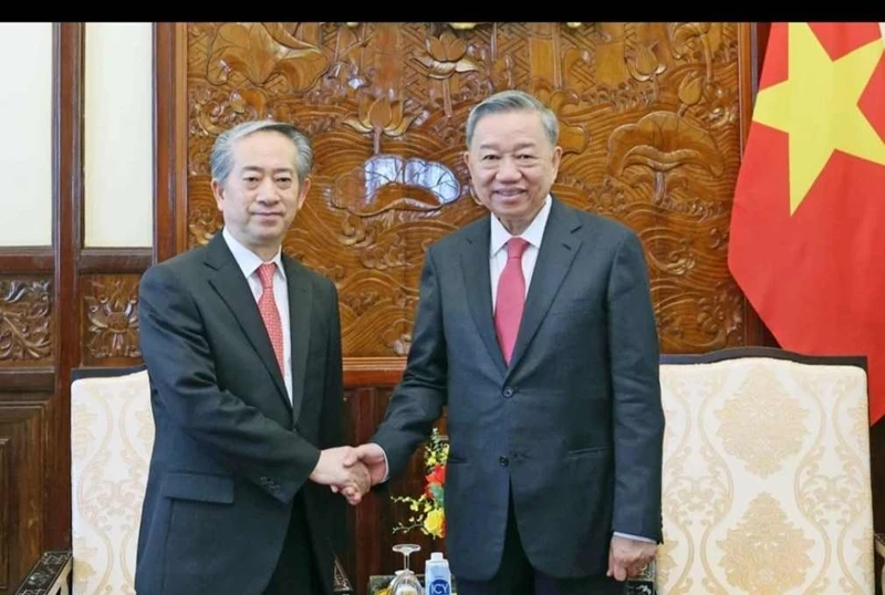 Chủ tịch nước Tô Lâm tiếp Đại sứ đặc mệnh toàn quyền nước Cộng hòa nhân dân Trung Hoa tại Việt Nam Hùng Ba.