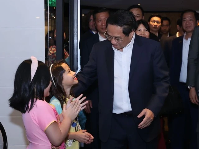 Thủ tướng Chính phủ Phạm Minh Chính và đoàn đại biểu cấp cao Việt Nam gặp gỡ đại diện cộng đồng người Việt Nam tại Brazil và một số nước Nam Mỹ.