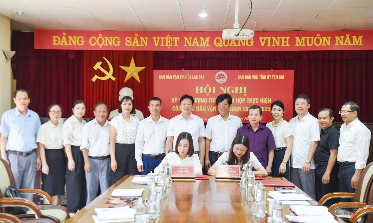 Lãnh đạo Ban Dân vận Tỉnh ủy hai tỉnh ký kết kế hoạch phối hợp giai đoạn 2023 - 2025. c690bacdfef520ab79e41.jpg