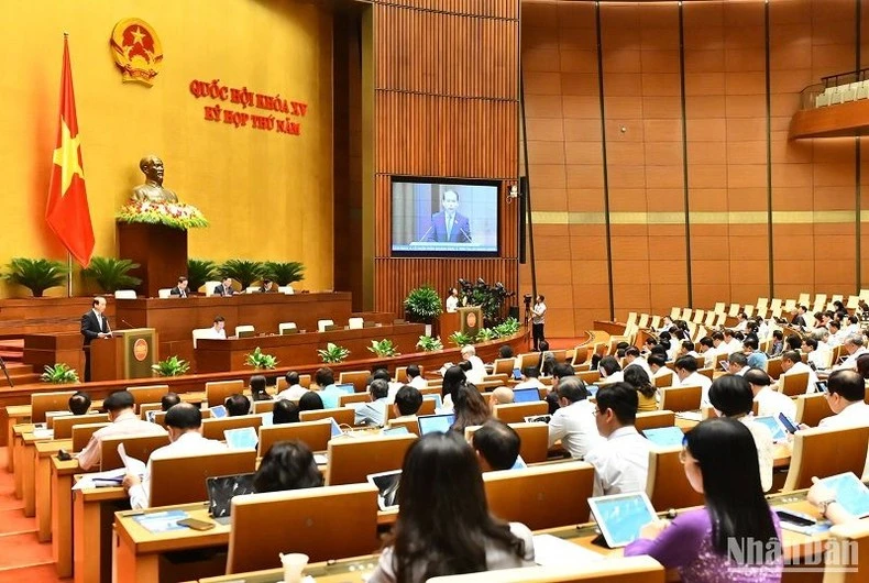 Quang cảnh phiên họp sáng 23/5.