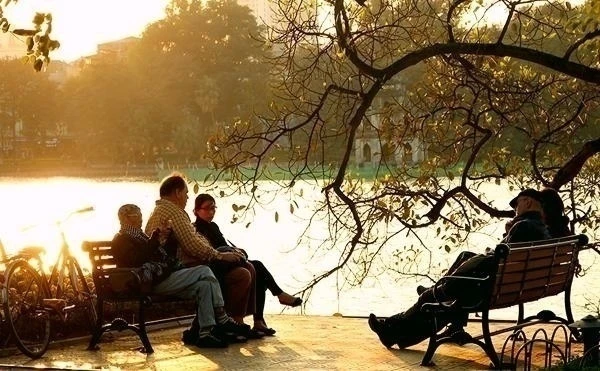 Miền Bắc duy trì trời nắng, sáng sớm có sương mù.