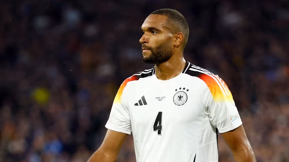 Jonathan Tah tích lũy đủ thẻ vàng nên bị treo giò ở vòng 1/8 (Ảnh: Reuters).